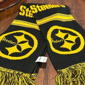 Forever Collectibles Black and Yellow Knit Scarf